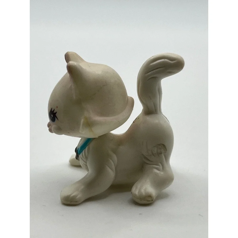 Vintage Littlest Pet Shop‎ 1995 Clubhouse Kitties White Cat W Latching Belly
